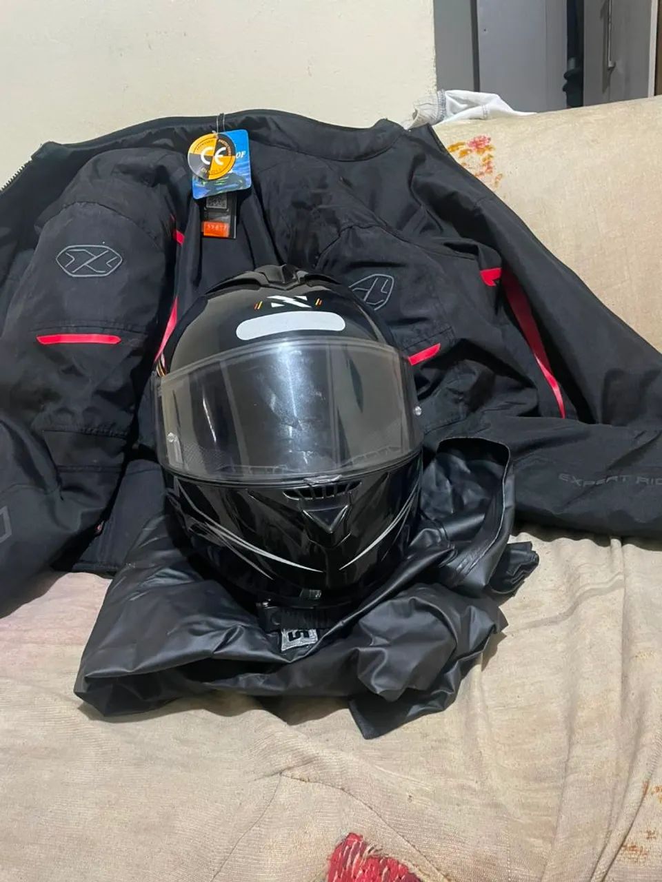 Capacete Norisk + Jaqueta X11+  Capa de chuva - Foto 3