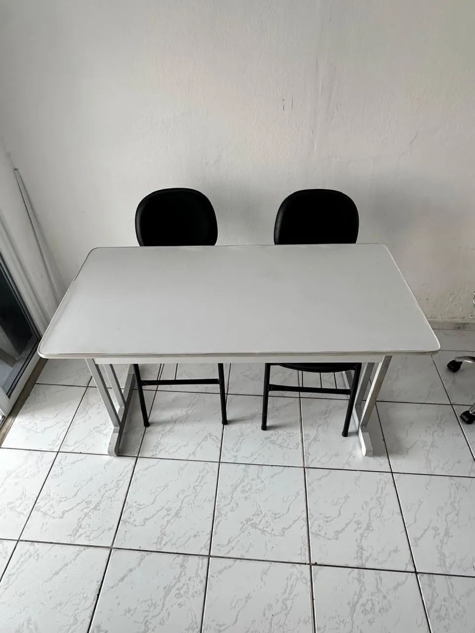 Mesa de escritório + 2 cadeiras - Foto 2