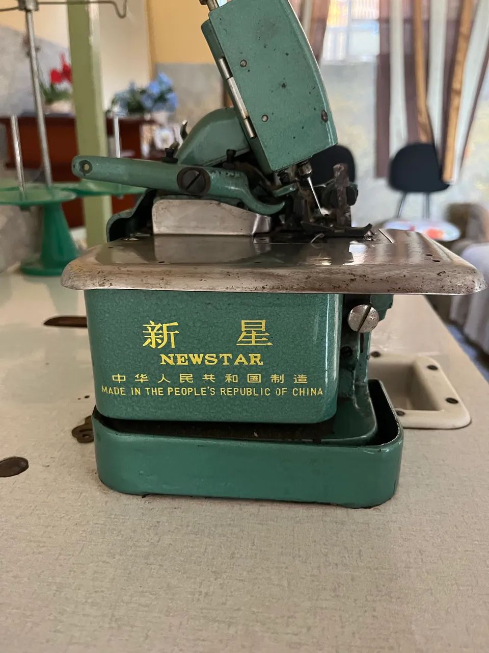 Máquina de costura overlock  - Foto 3