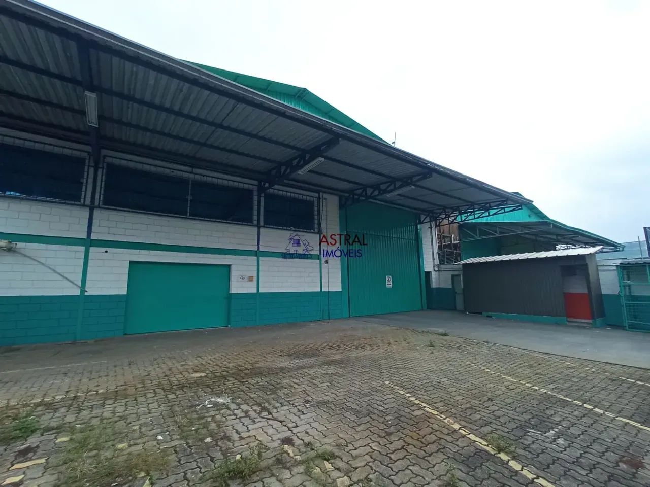 Galpão com 3600 m² em Condominio Eldorado - Aluga total ou parcial,