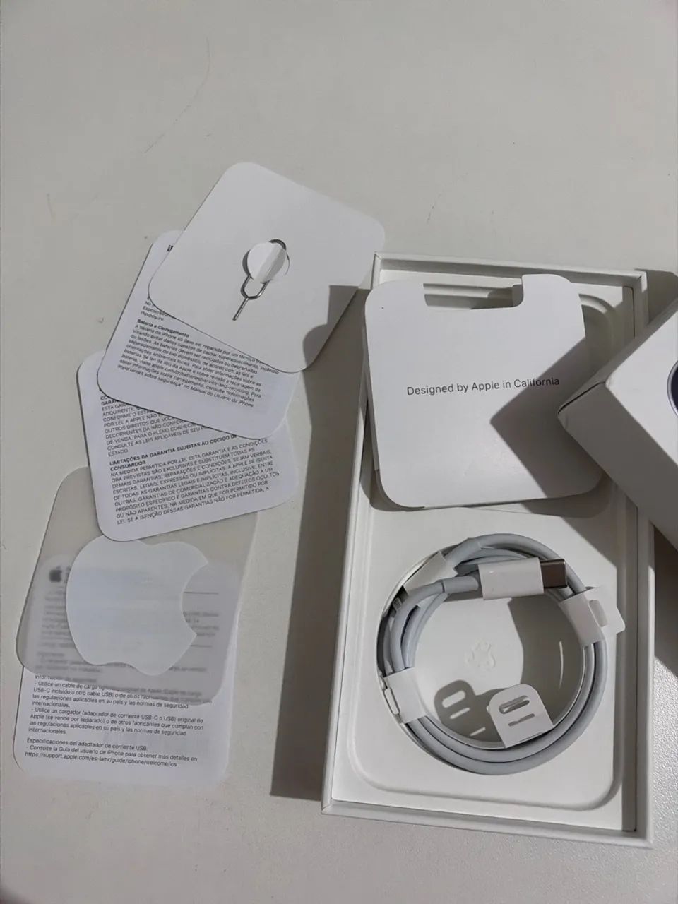 Caixa iPhone 14 com acessórios originais  - Foto 2