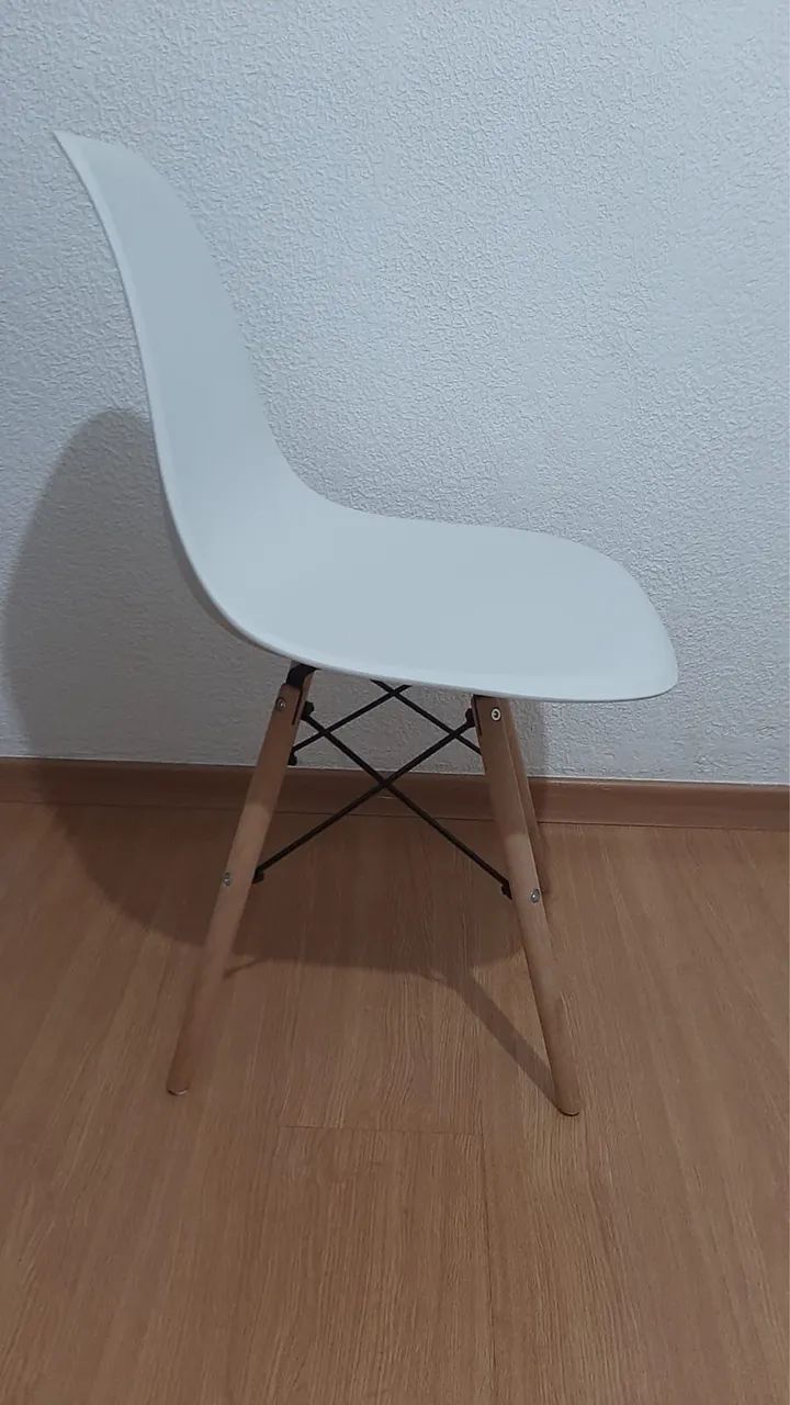 Kit c/ 4 cadeiras Eiffel branca (nunca usadas)
