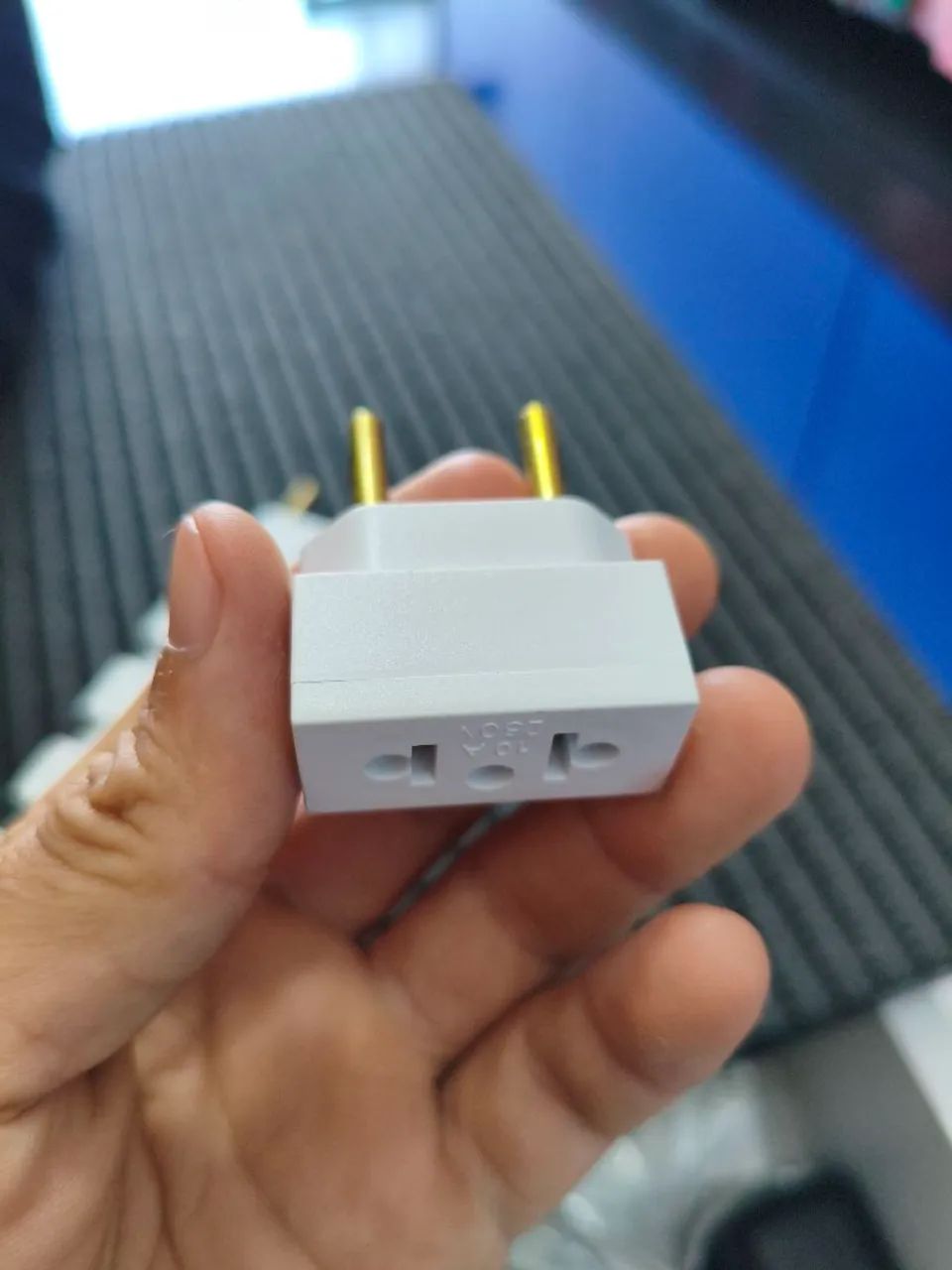 ADAPTADOR DE TOMADA