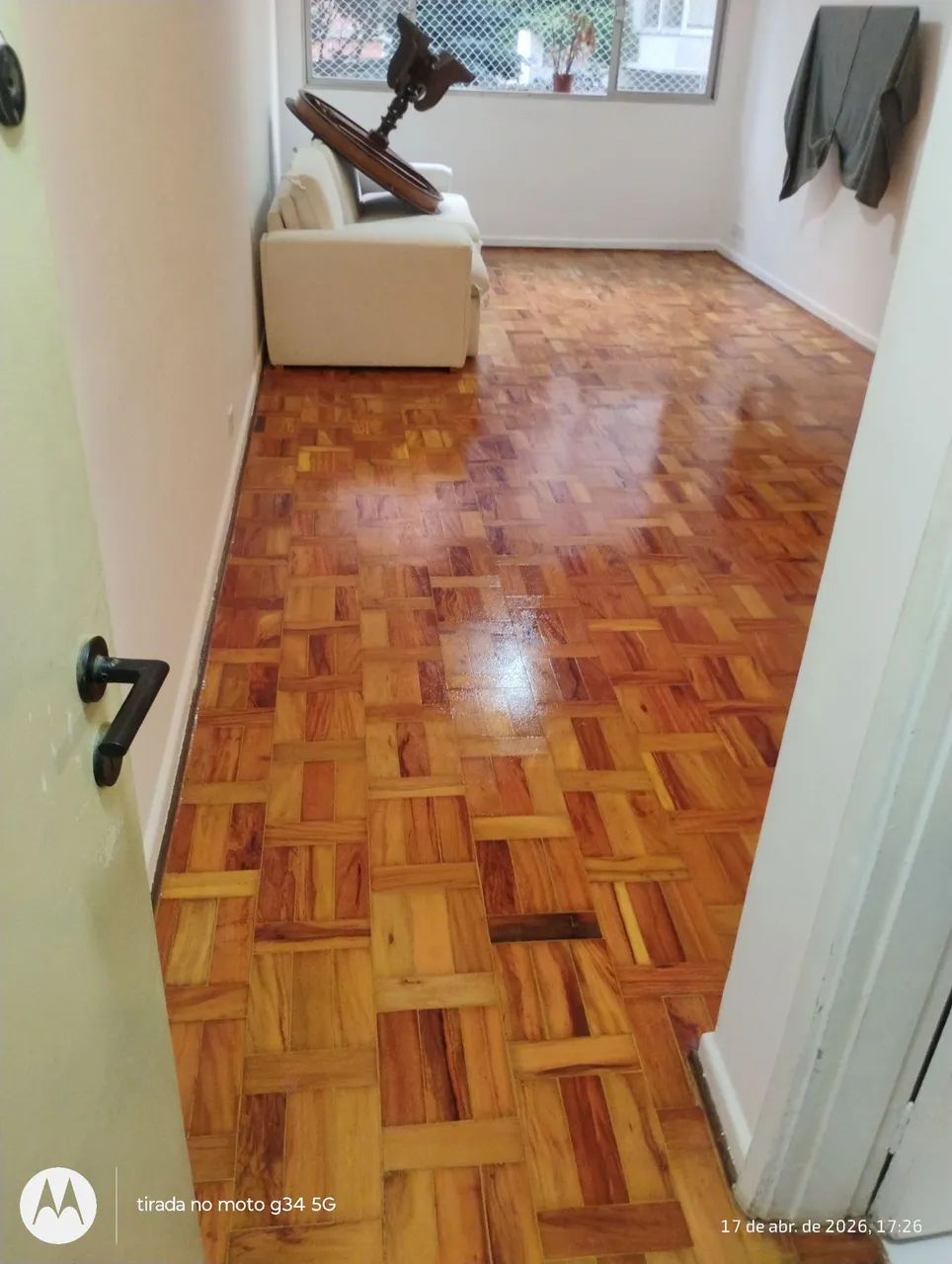 Aplicação de Bona e sinteco em piso de madeira  - Foto 5
