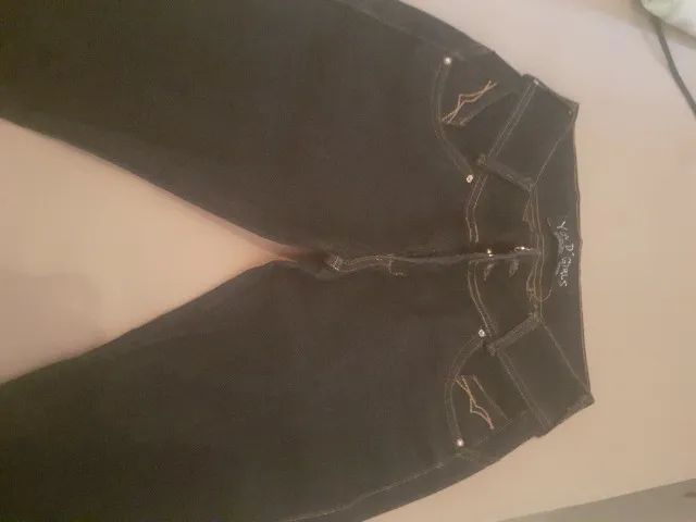 Calça jeans feminina. 