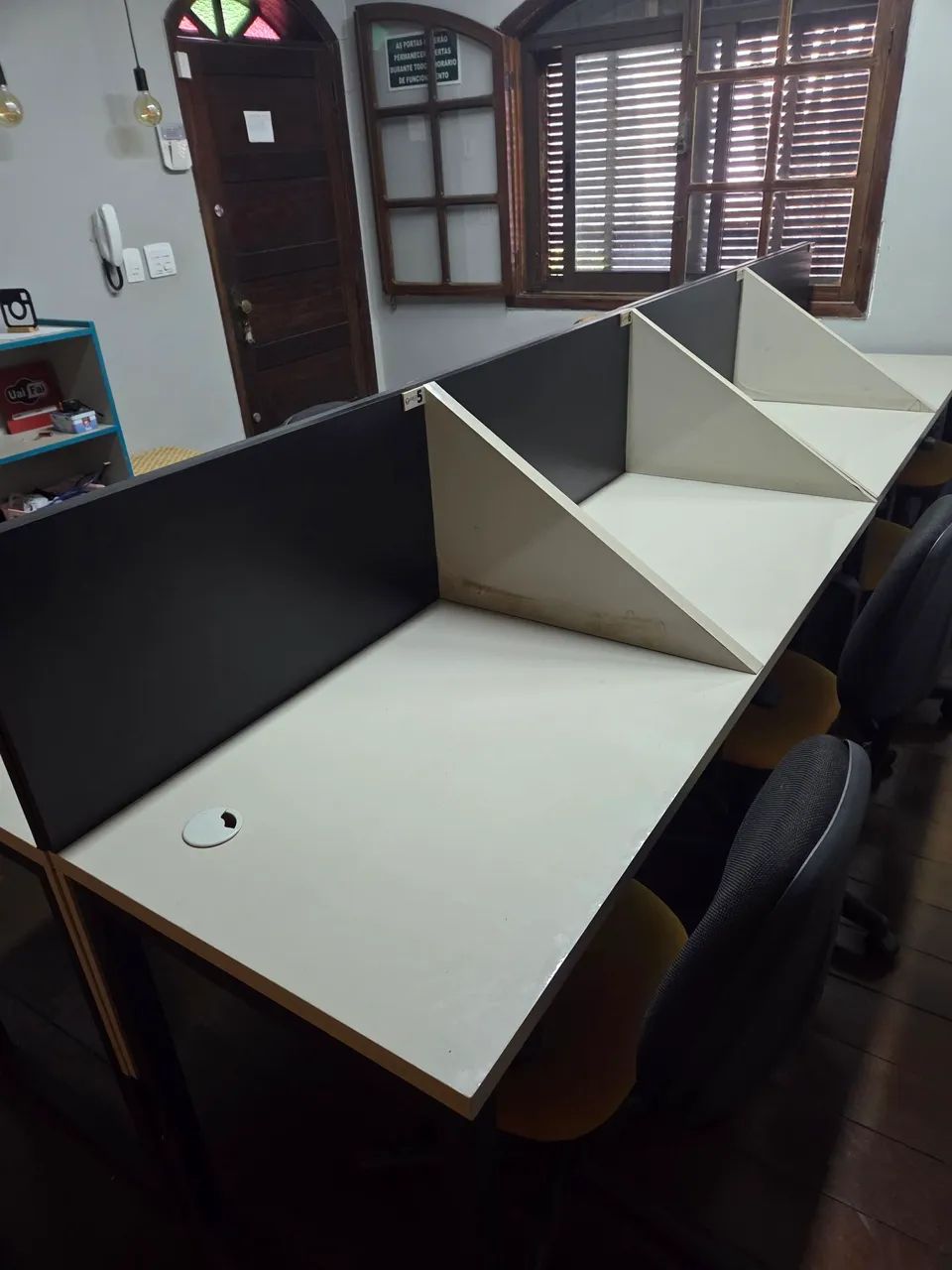 Mesa de Escritório (02 lugares) - com tomada embutida