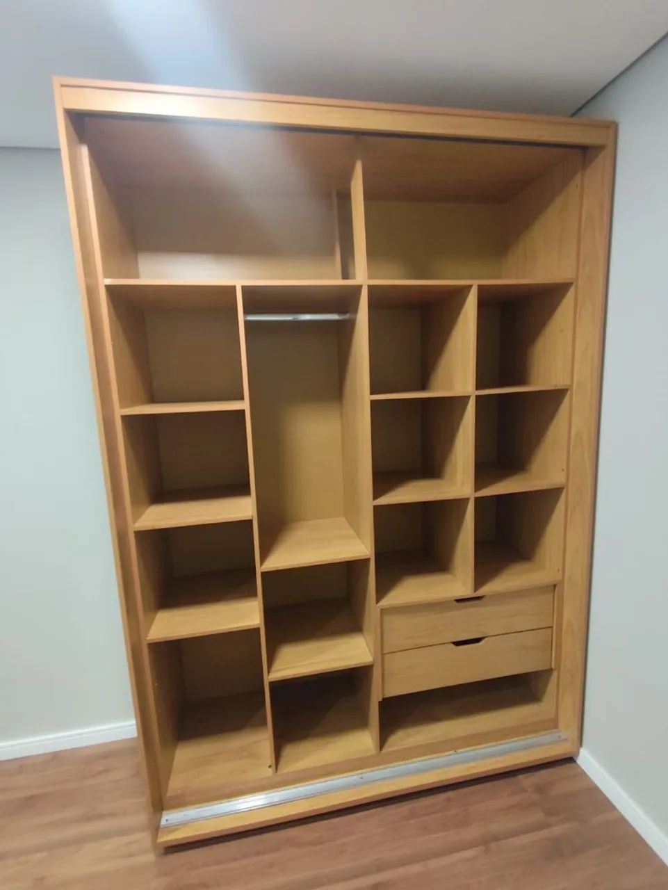 Guarda roupa Usado todo MDF  - Foto 4