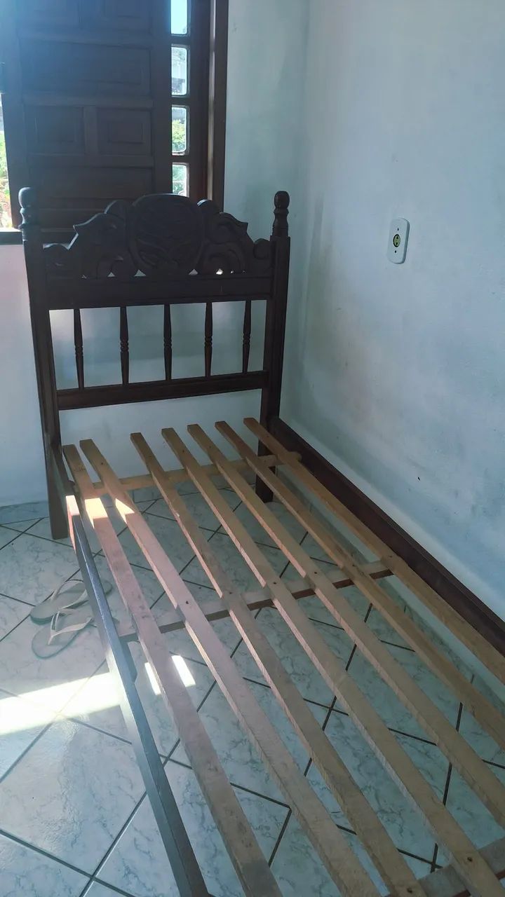 CAMA DE SOLTEIRO