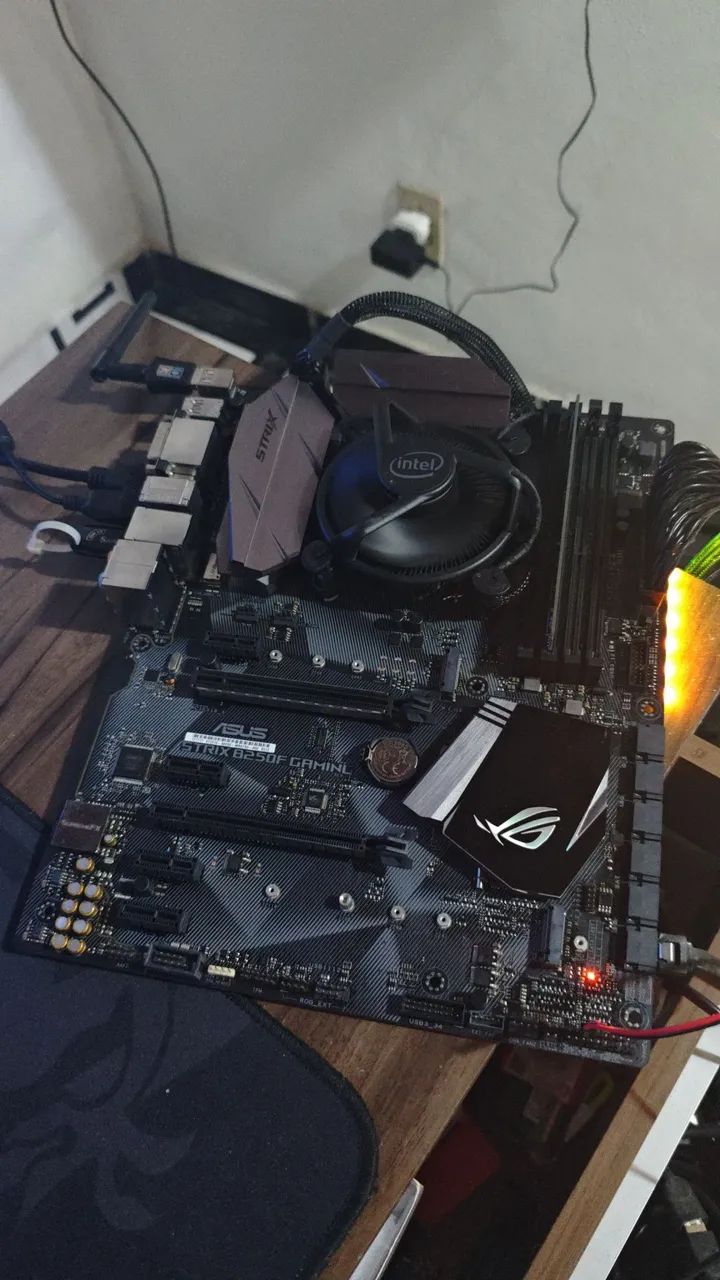 KIT Intel I7 7700 +  B250F Asus Rog Strix