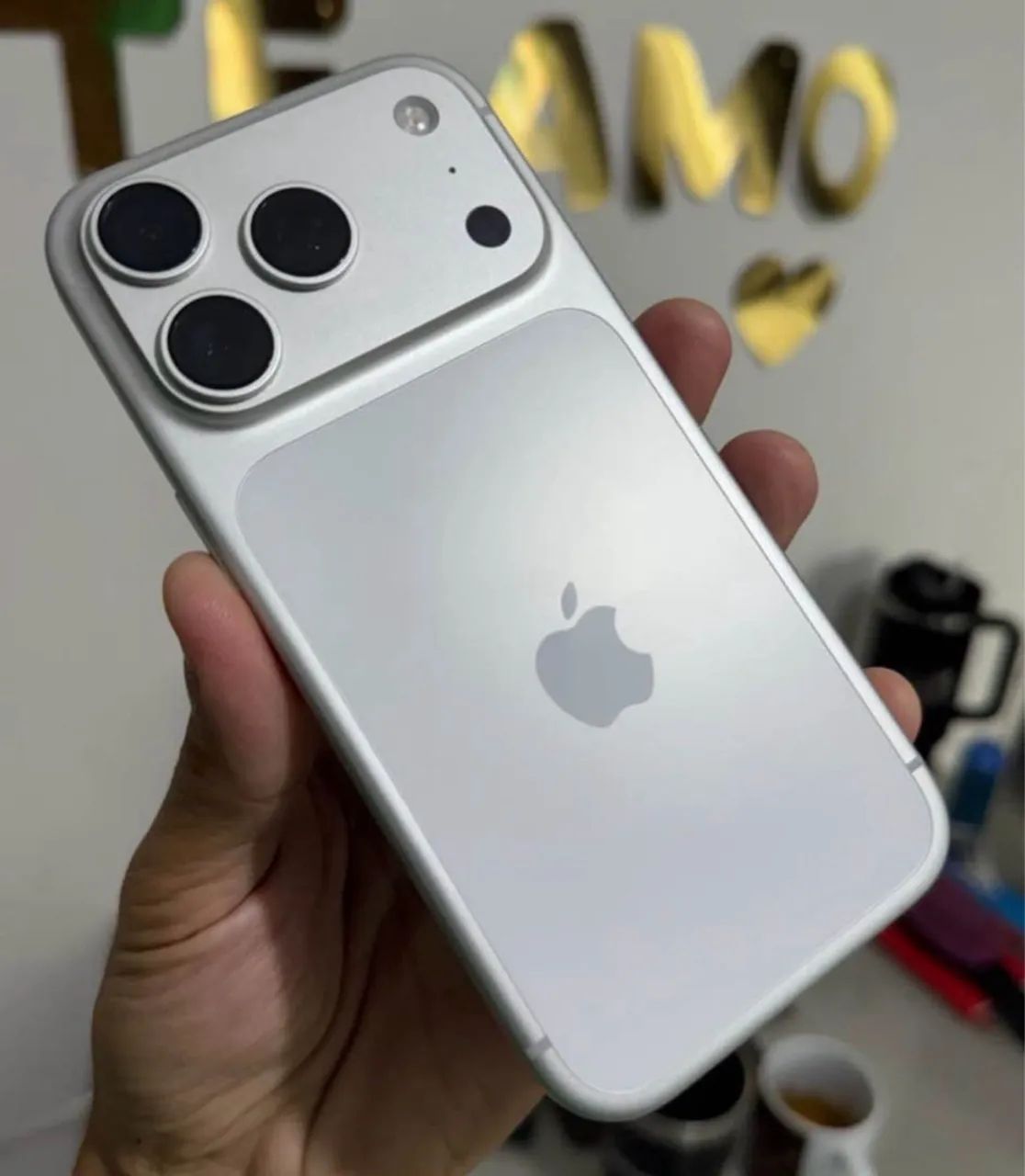 iPhone 17 pro max 