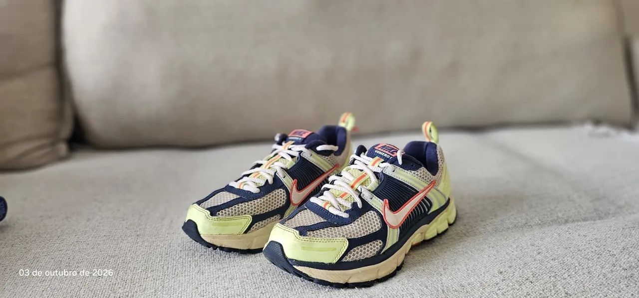 Nike Tênis infantil masculino Zoom Vomero 5  TAM. 35.5