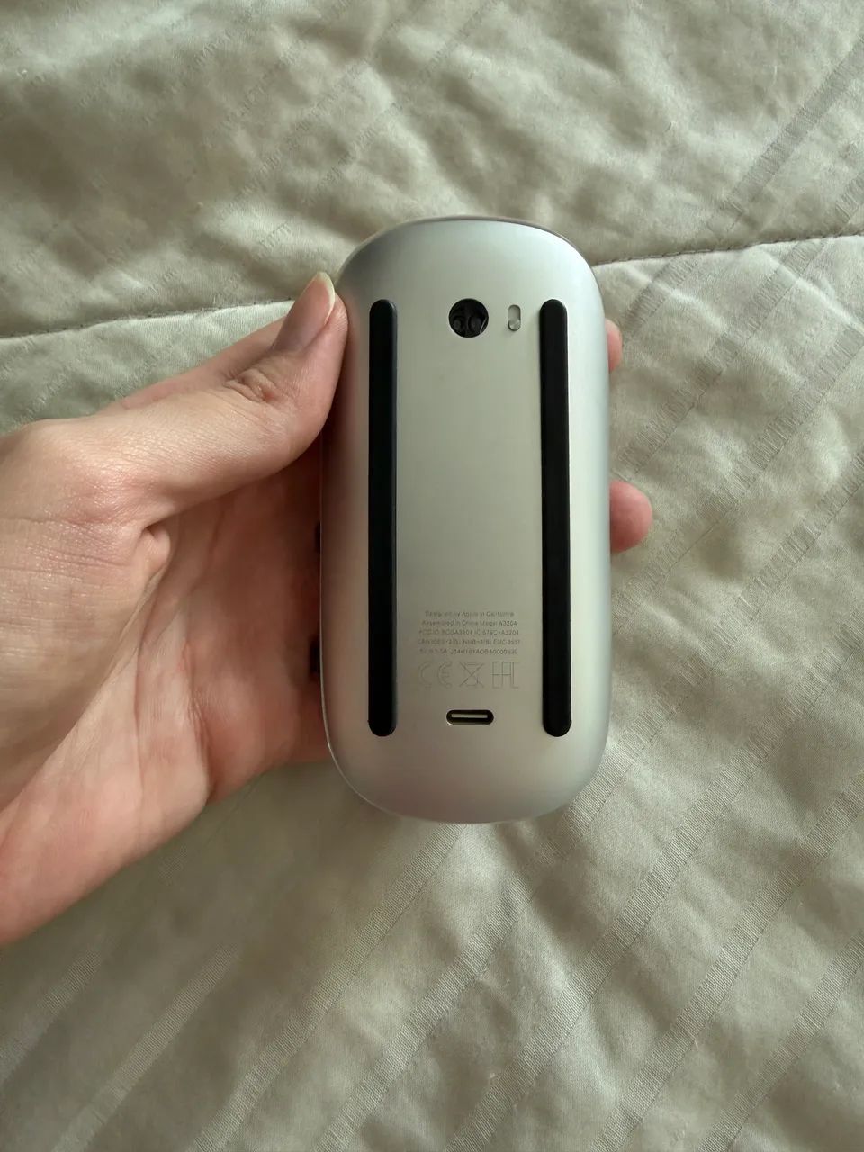 Apple Magic Mouse - Superfície Multi-Touch branca - Foto 4
