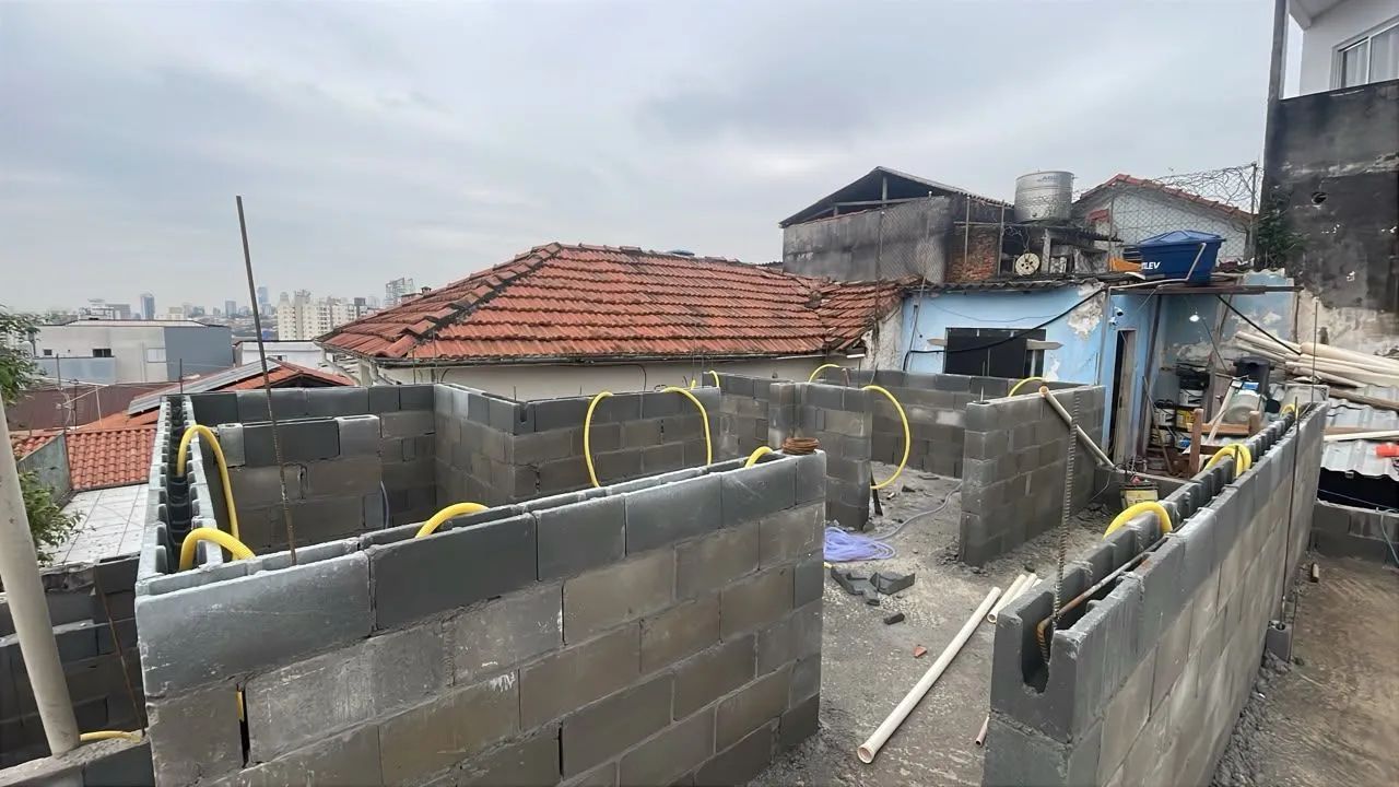 Preciso de pedreiro sem vício. 