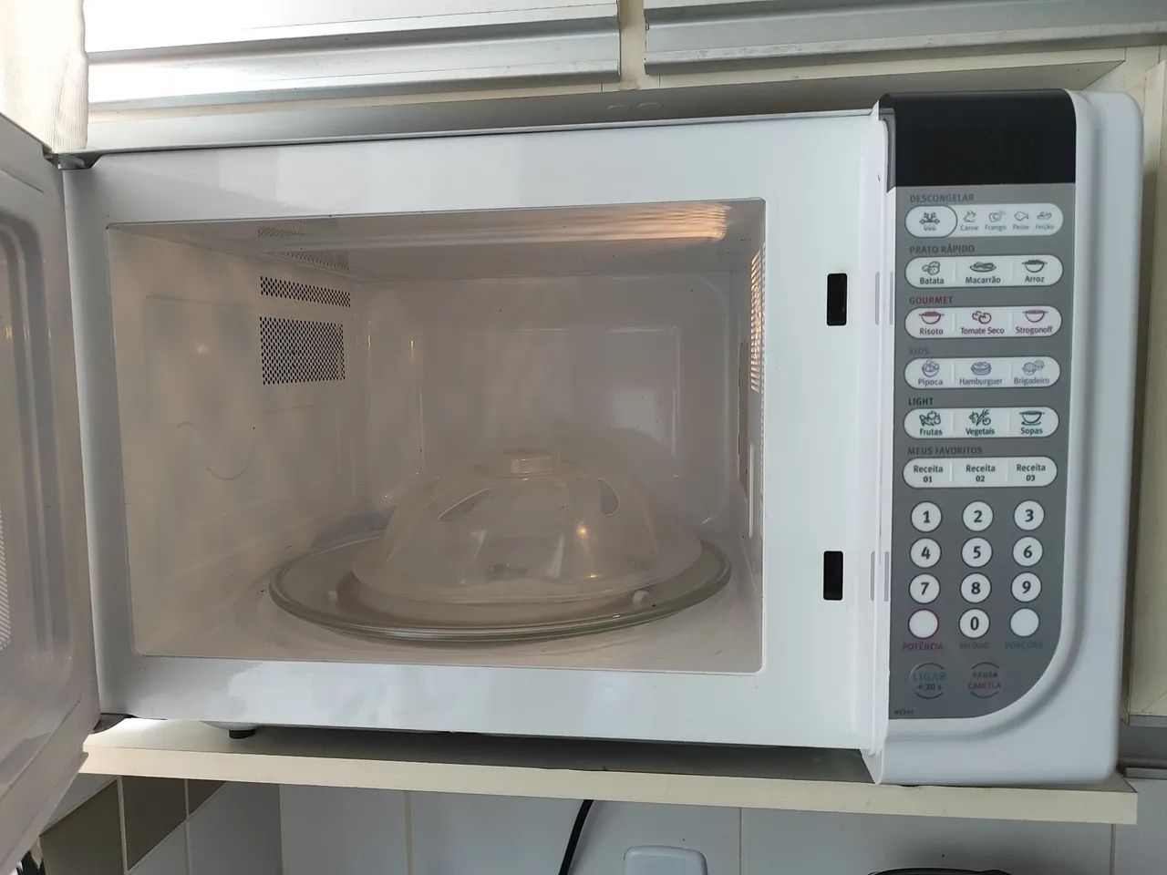 Microondas Eletrolux MEF41 31L 110V - Foto 2