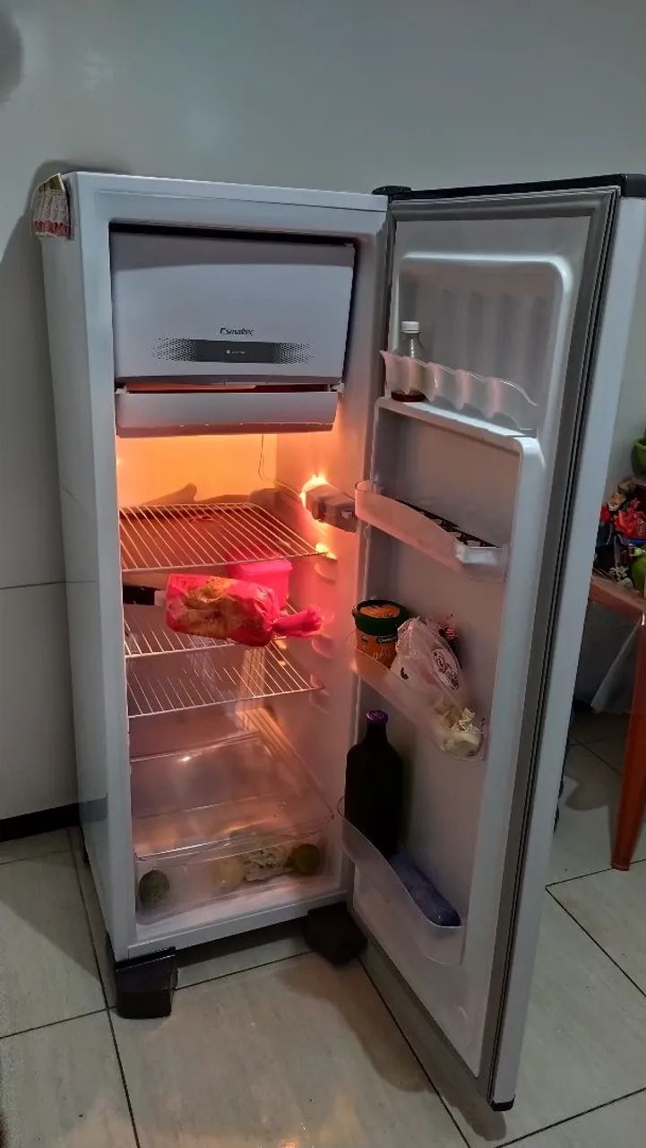 Geladeira esmaltec  - Foto 2