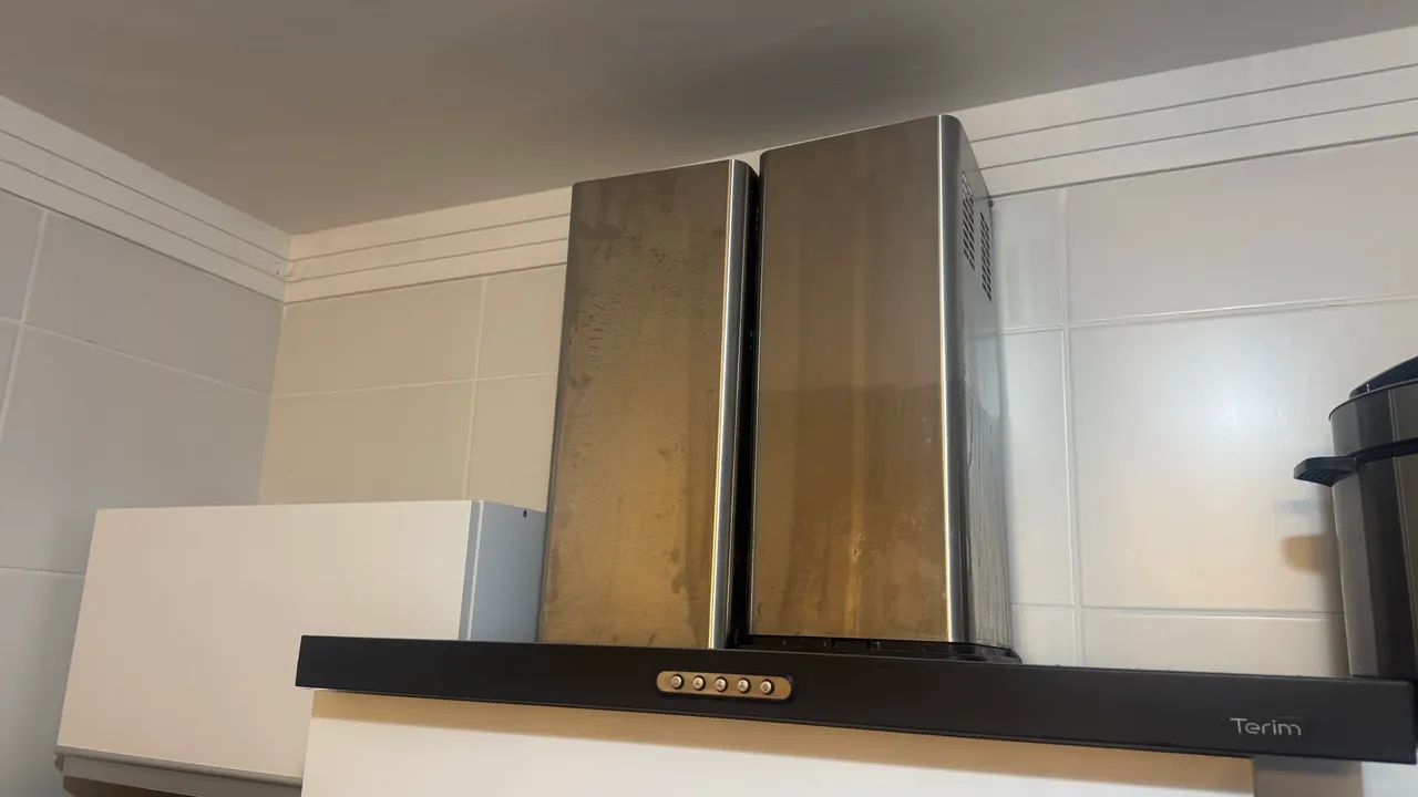 Coifa de Parede Retangular Terim Slim, 75 cm, preta com inox.