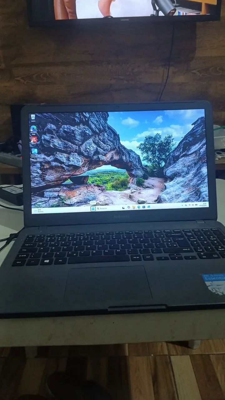 Samsung Essentials - ÓTIMA OPORTUNIDADE