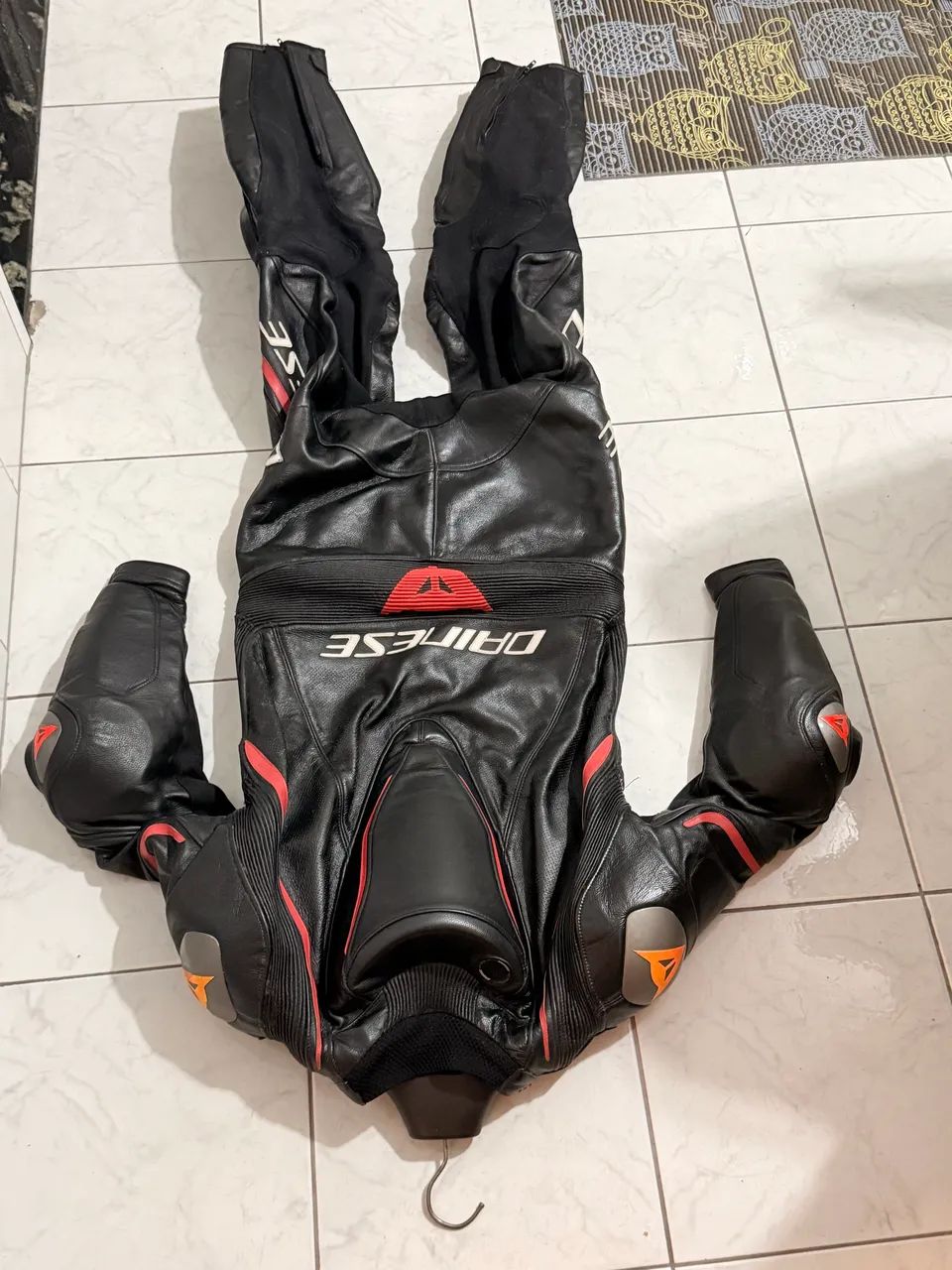 Macacão Dainese - Laguna Seca 4 - Peça Única - tam 50 - Foto 4