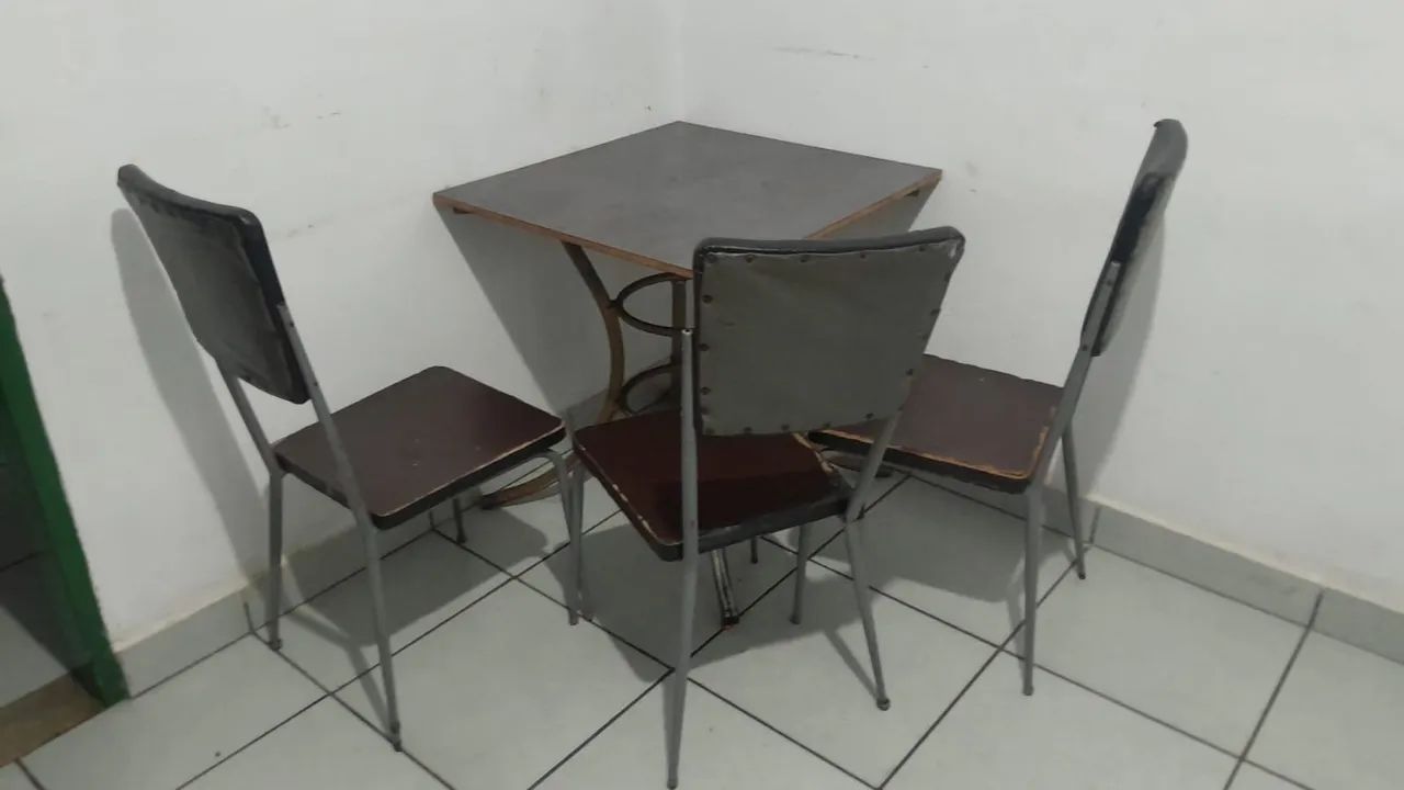 Mesa de canto 