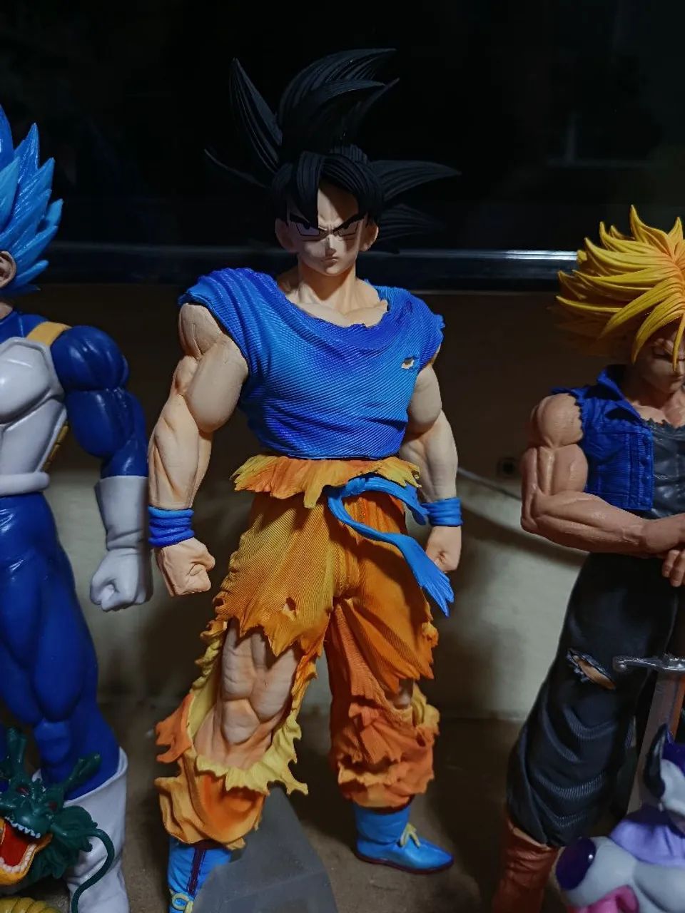 GOKU Forma Base 30cm Action Figure