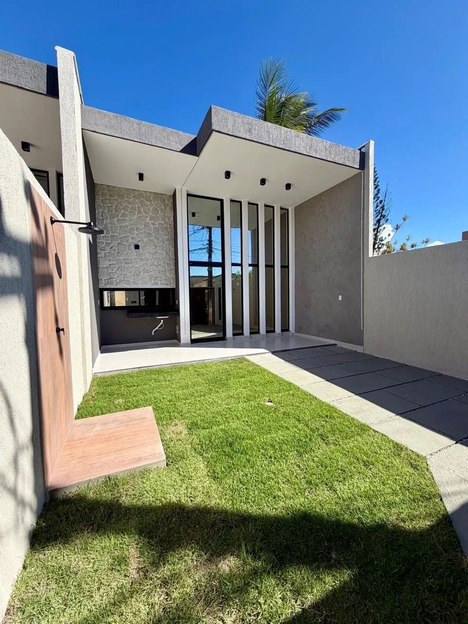 CASA PLANA MODERNA | CONFORTO, SOFISTICAÇÃO E MUITO VERDE AO SEU REDOR - Foto 2