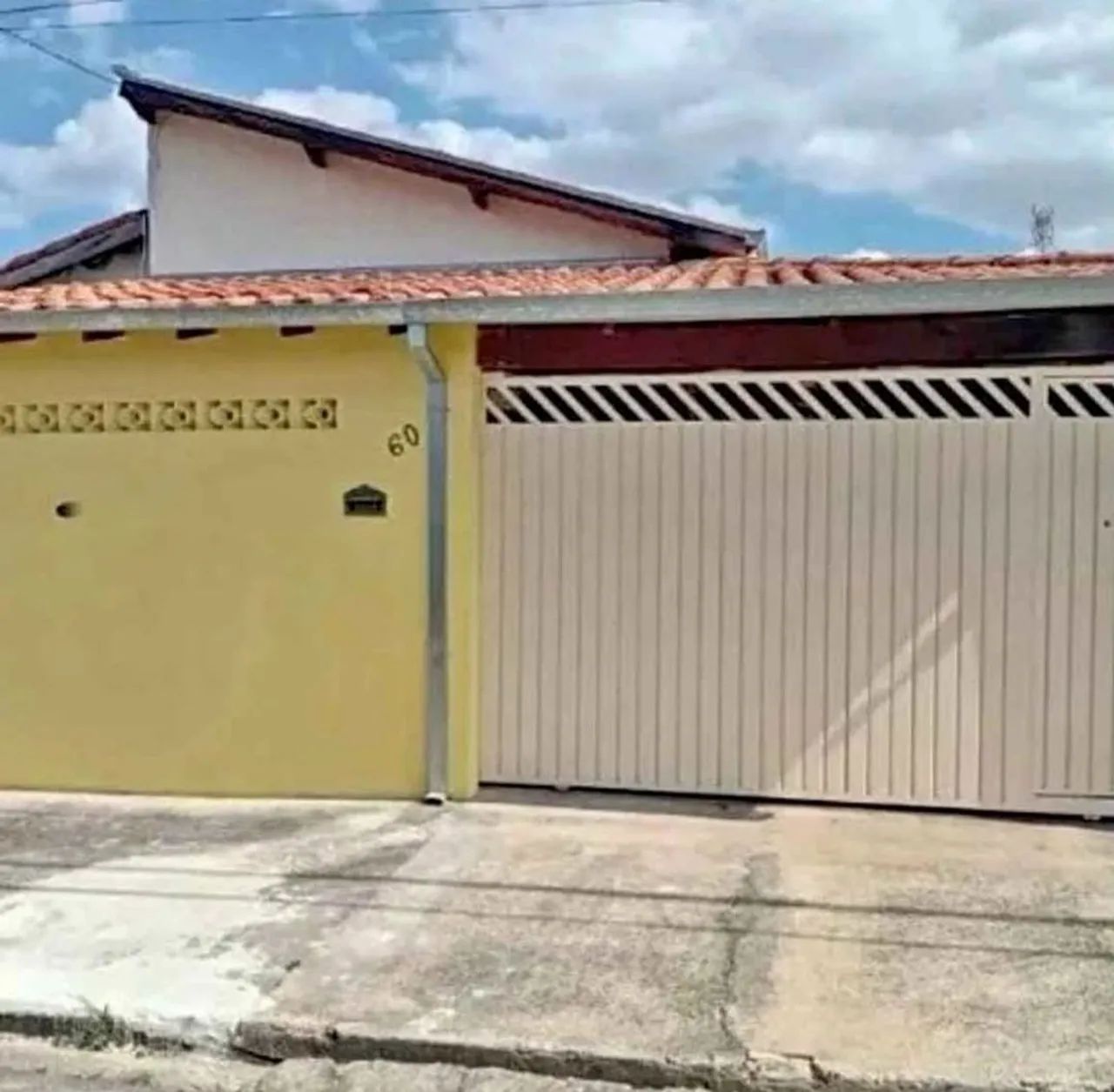 CASA DISPONÍVEL PARA PARCELAMENTO E FINANCIAMENTO 