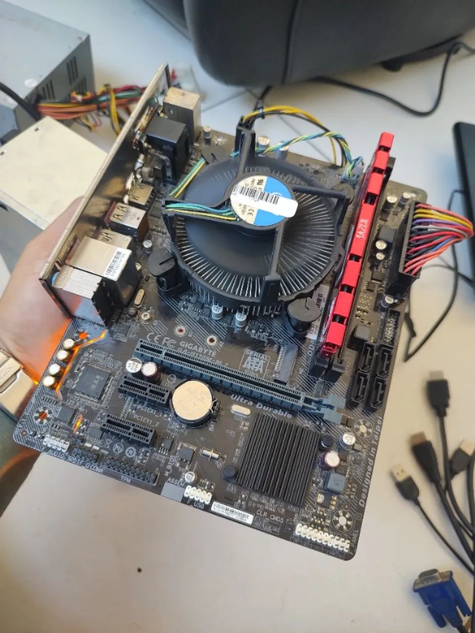 Kit placa Mãe 1151 Gigabyte + Processador I3, 7° Geração - Foto 3