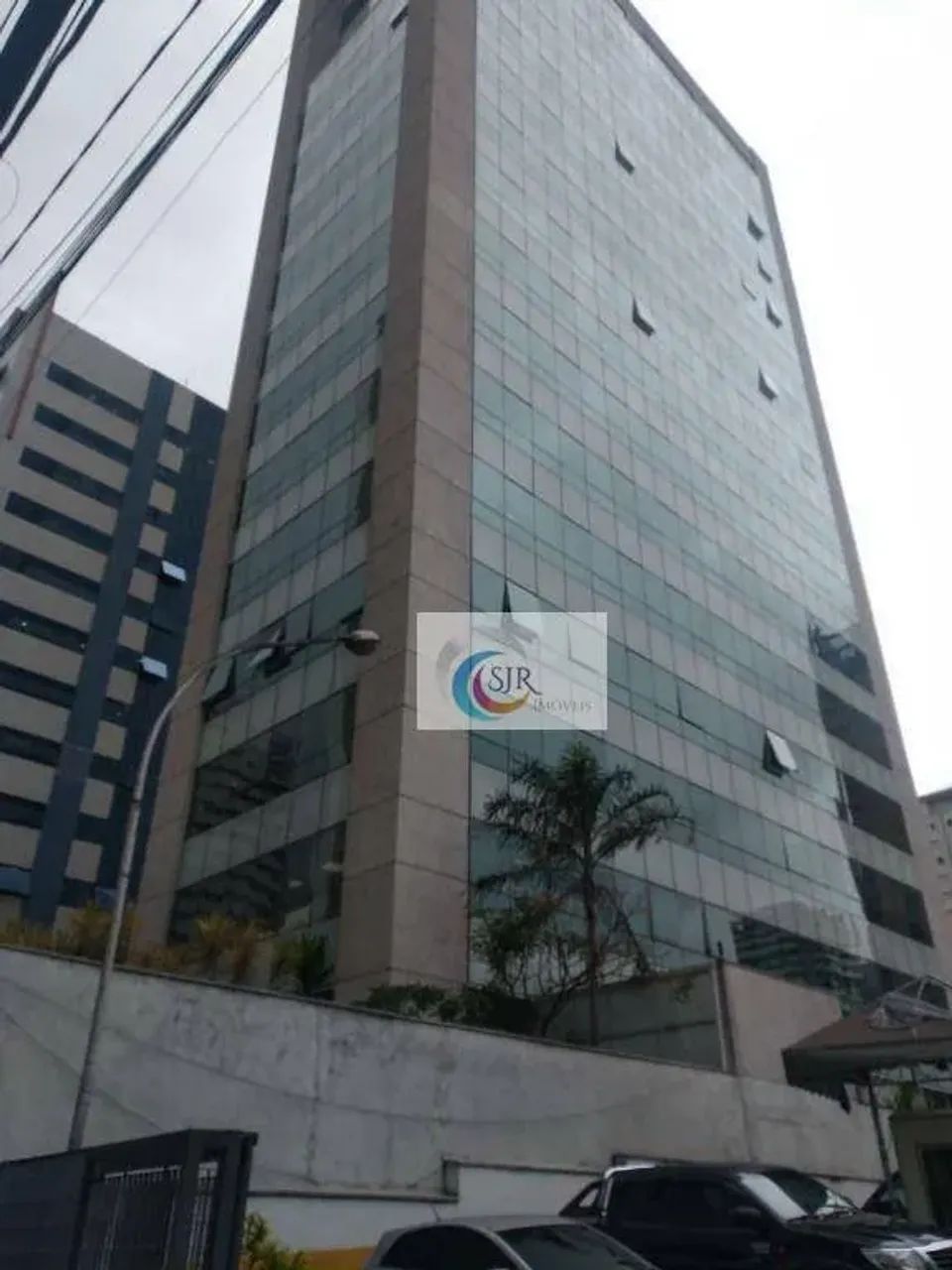 Conjunto para alugar em Moema - São Paulo/SP