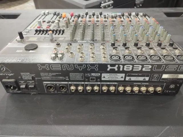 Mesa de Som Behringer Xenyx X1832 Usb - Foto 3