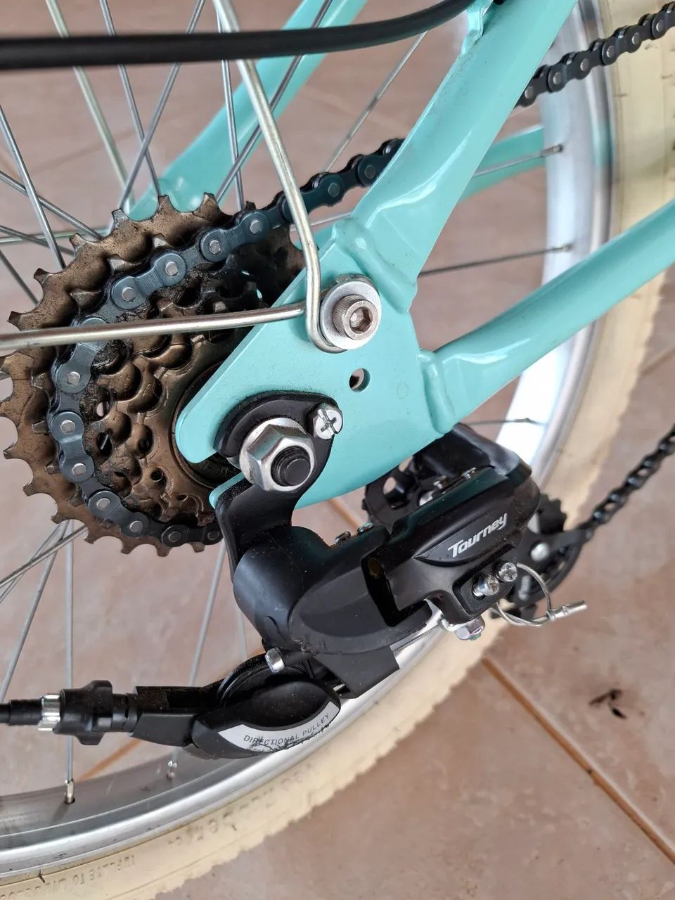 Bike feminina aro 20 semi nova - Foto 2