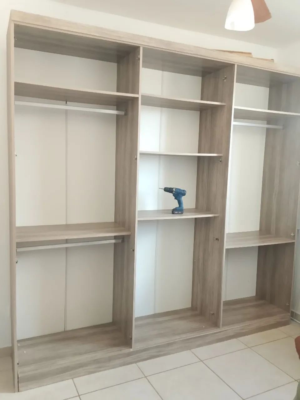 Vendo Guarda roupa usado entrega e montagem grátis  - Foto 2