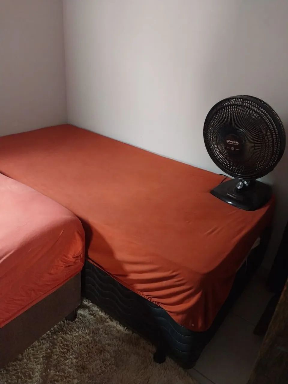 Vendo cama box de solteiro 250  - Foto 3