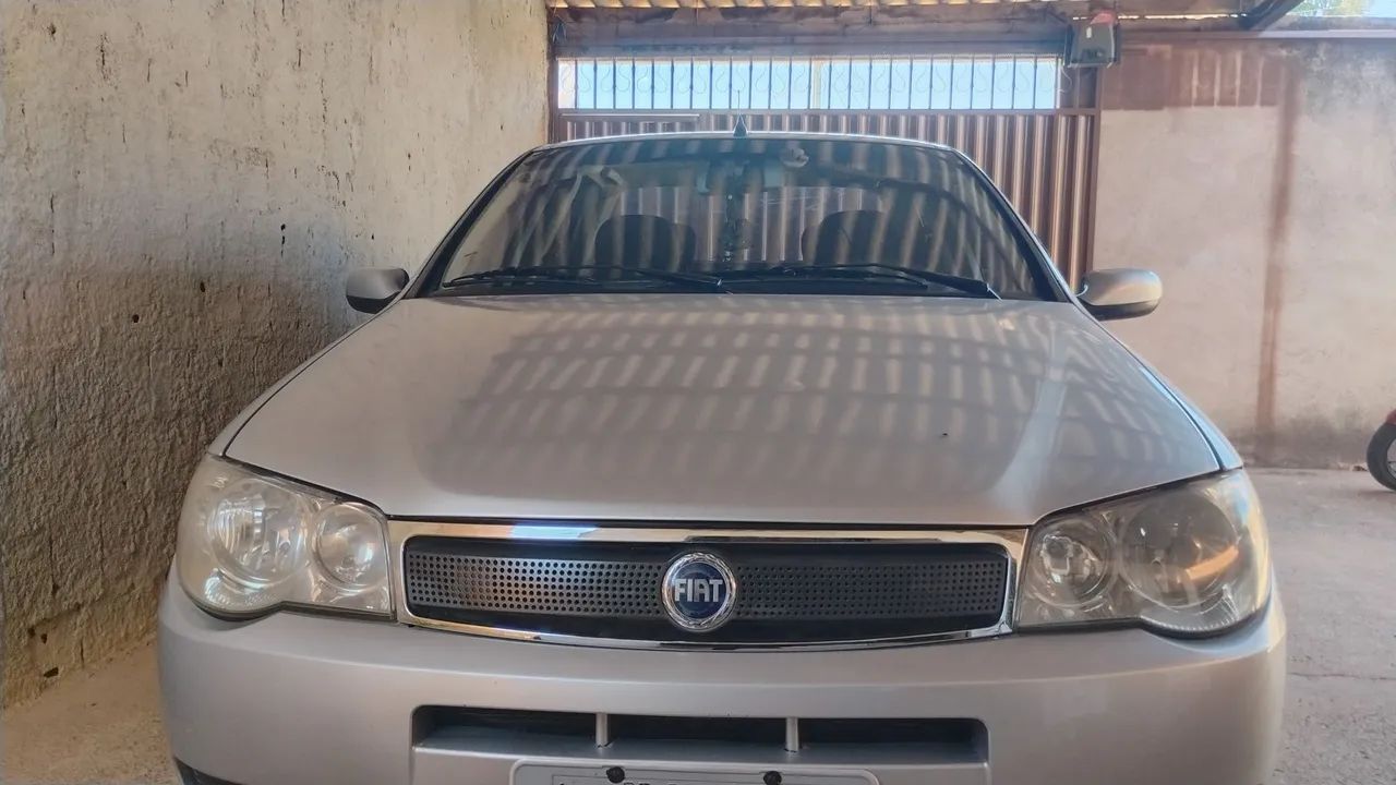 Fiat Siena Siena HLX 1.8 mpi Flex 8V 4p 2007