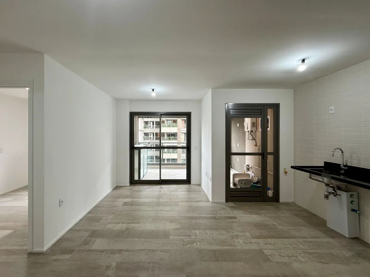 Apartamento para venda em Moema com 2 quartos, sendo 1 suíte, 64m² - Foto 3
