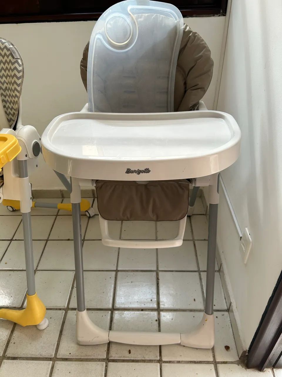 Duas Cadeiras de alimentacao - Foto 4