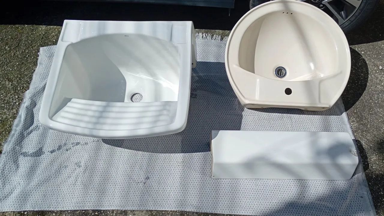Vendo pia (com suporte) e tanque Deca 