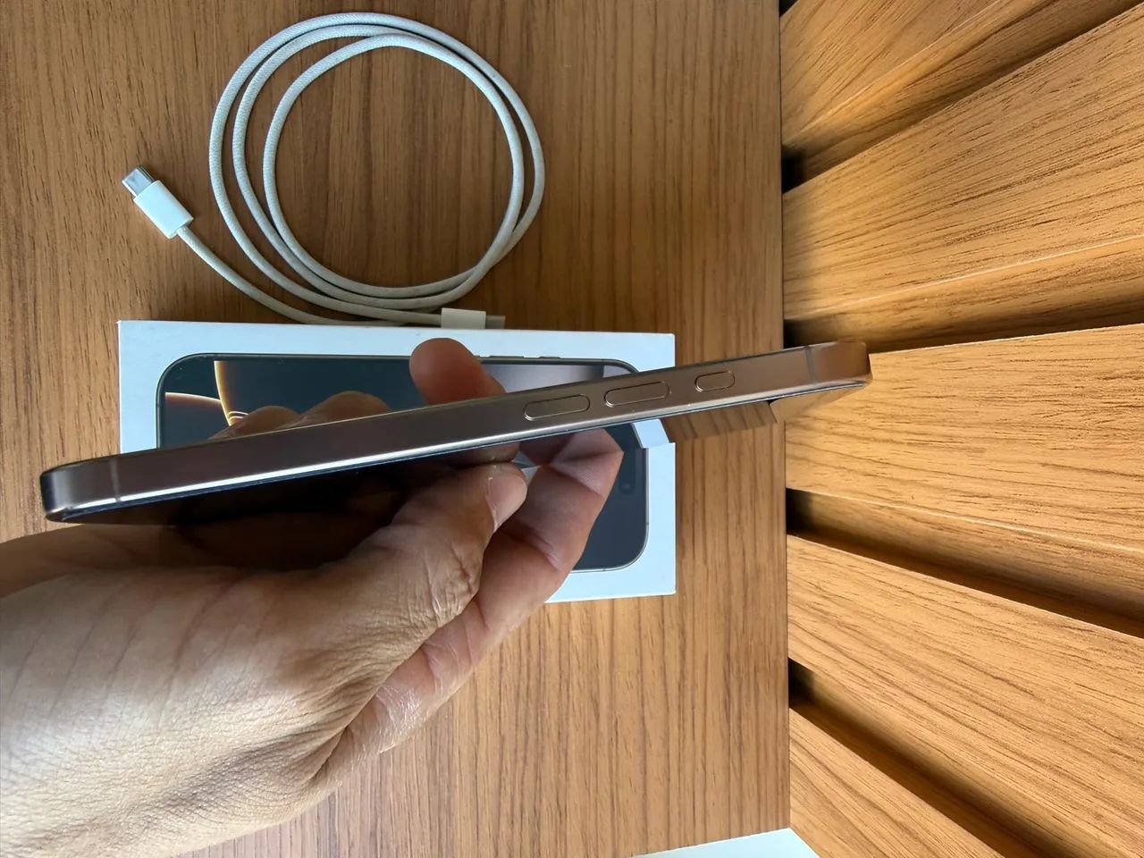 iPhone 16 Pro 128gb Desert Titânio (Com caixa e cabo originais) - Foto 3