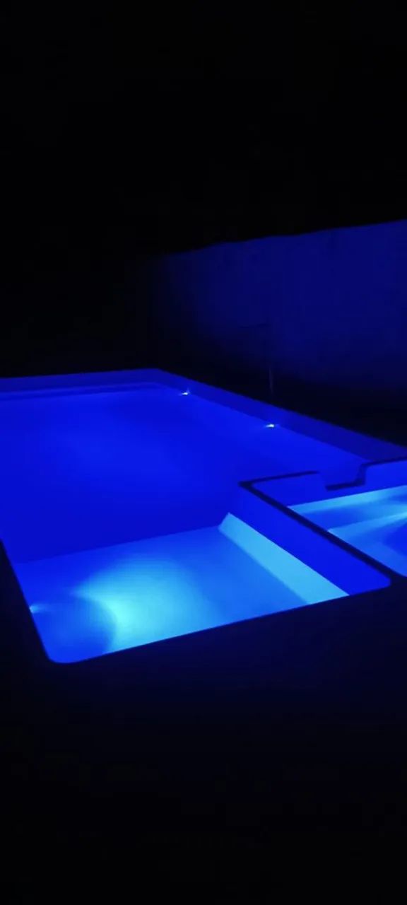 Piscina com SPA, prainha instalada 9x4