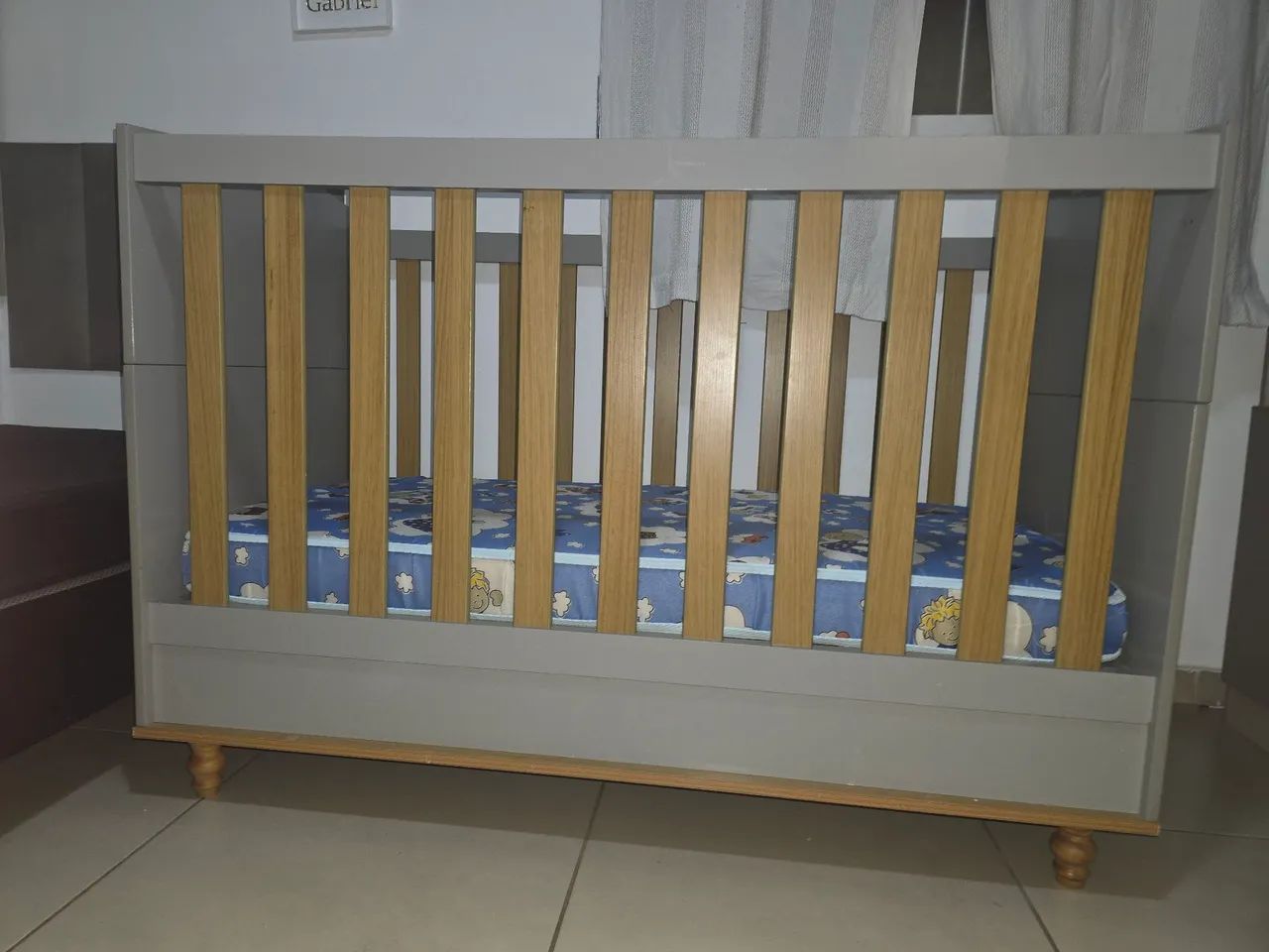Berço com colchão 