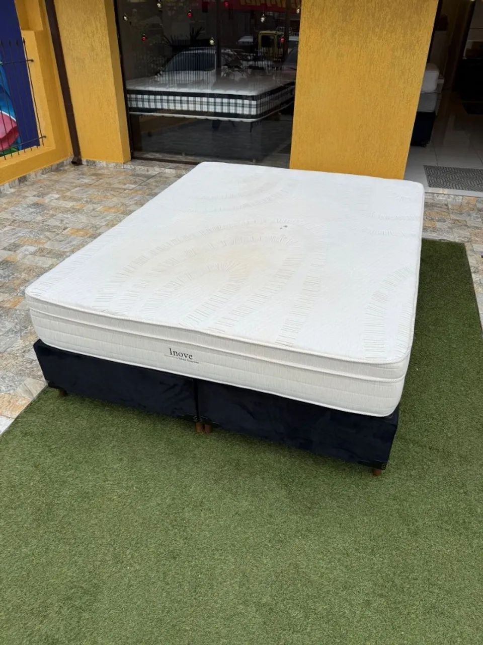 Cama de Casal QUEEN INOVE SEMINOVA - Entrego! 