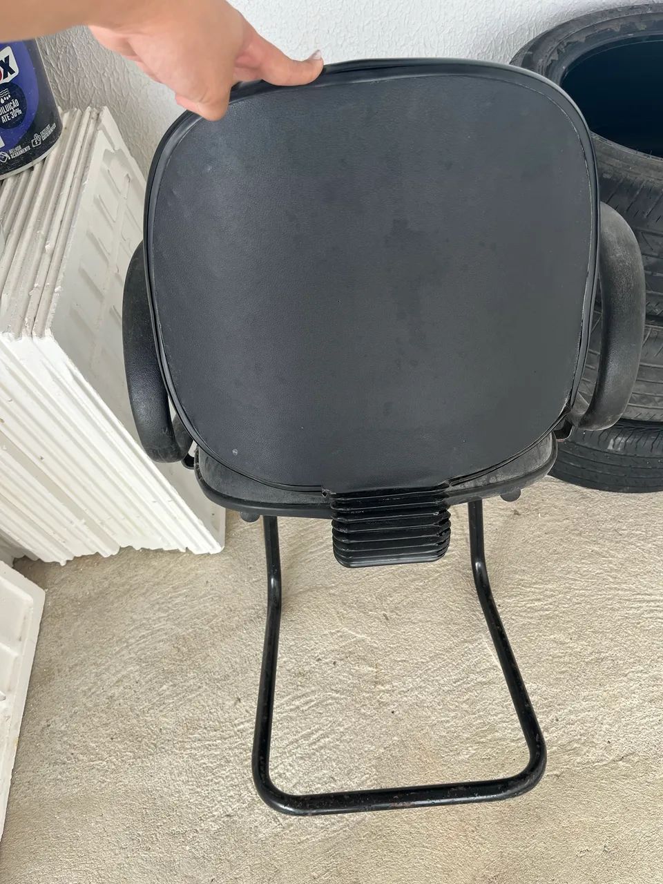 Vendo cadeira de escrivaninha  - Foto 3