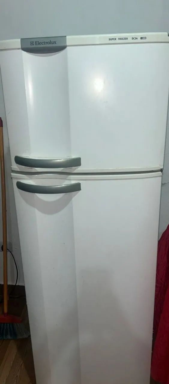 Geladeira e cama box