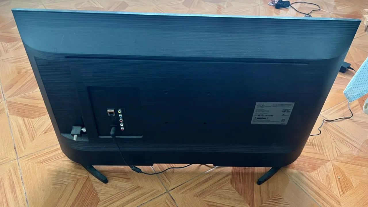 Smartv Samsung 32"  BE32T-B  - Foto 3