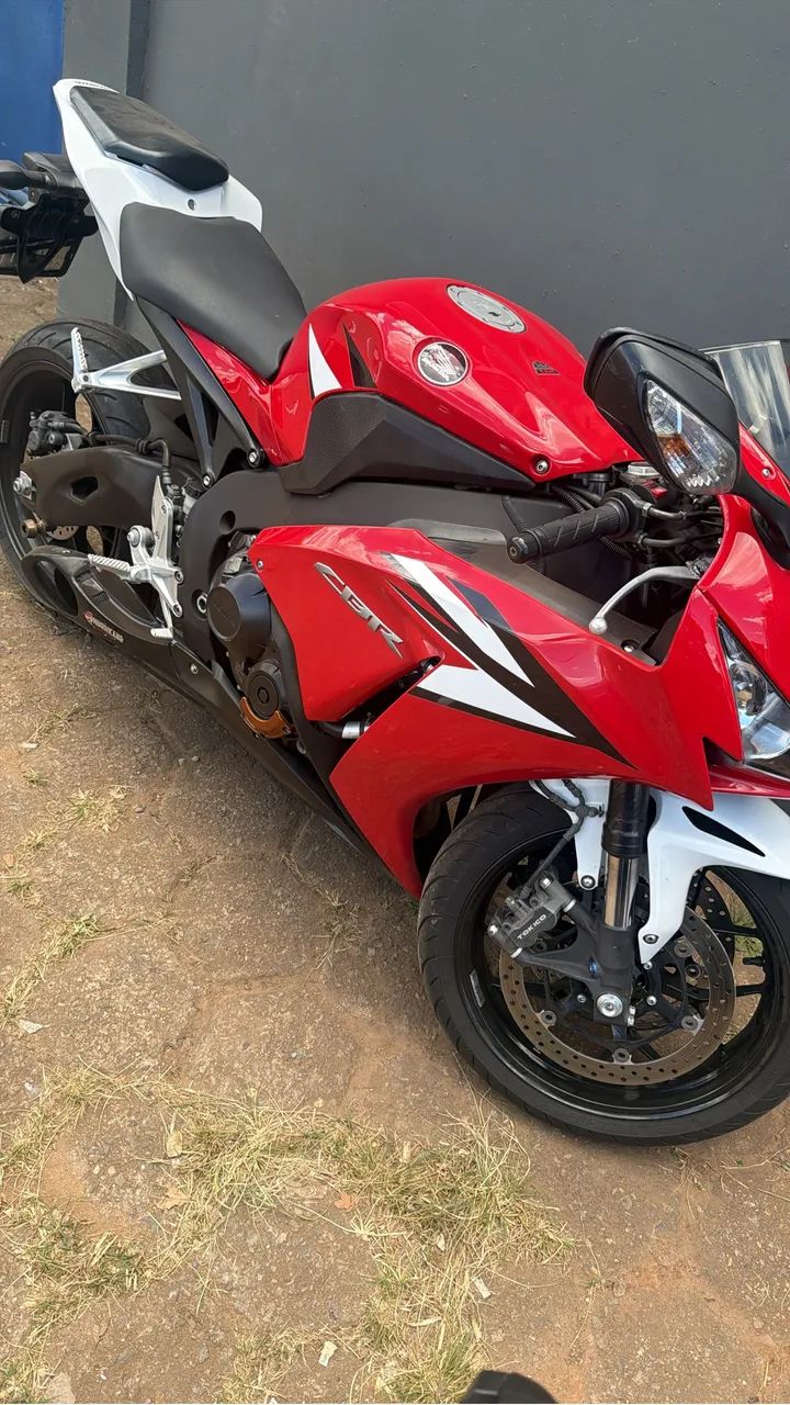 CBR 1000 RR  - Foto 3