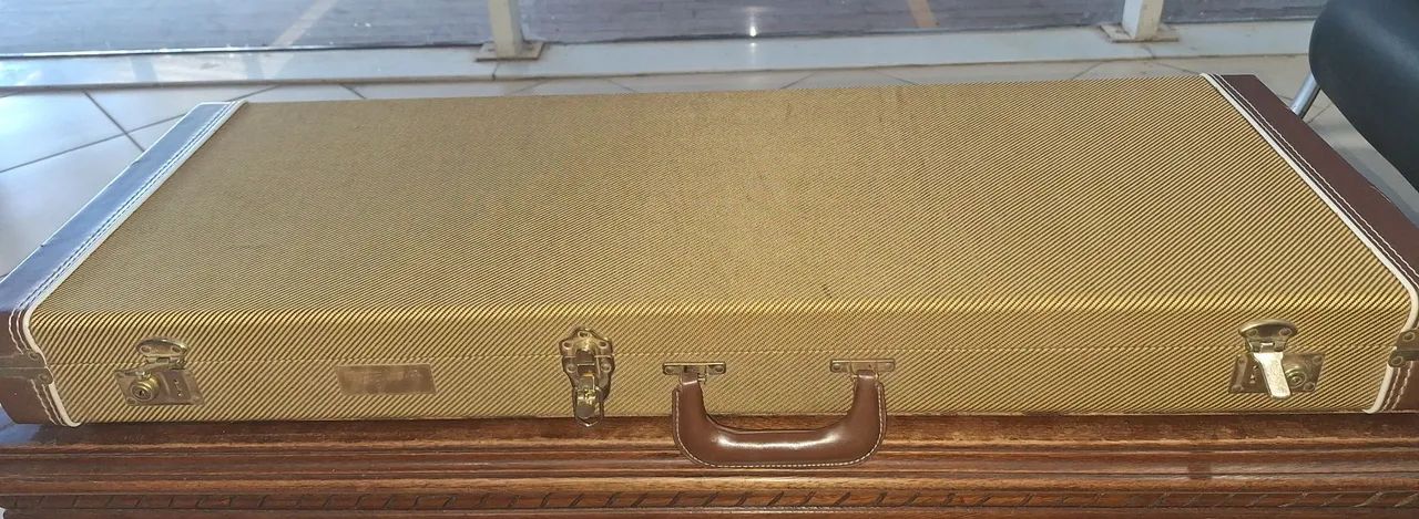 Guitarra Tagima T505 com case - Foto 5