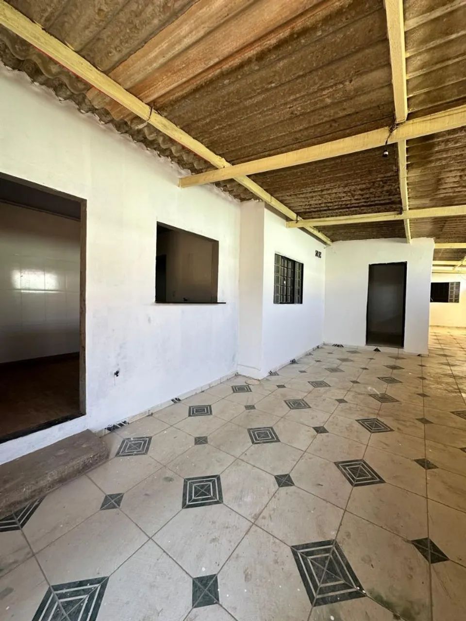 CASA E LOJA  PARA LOCAÇÃO - SETOR LESTE - Foto 2