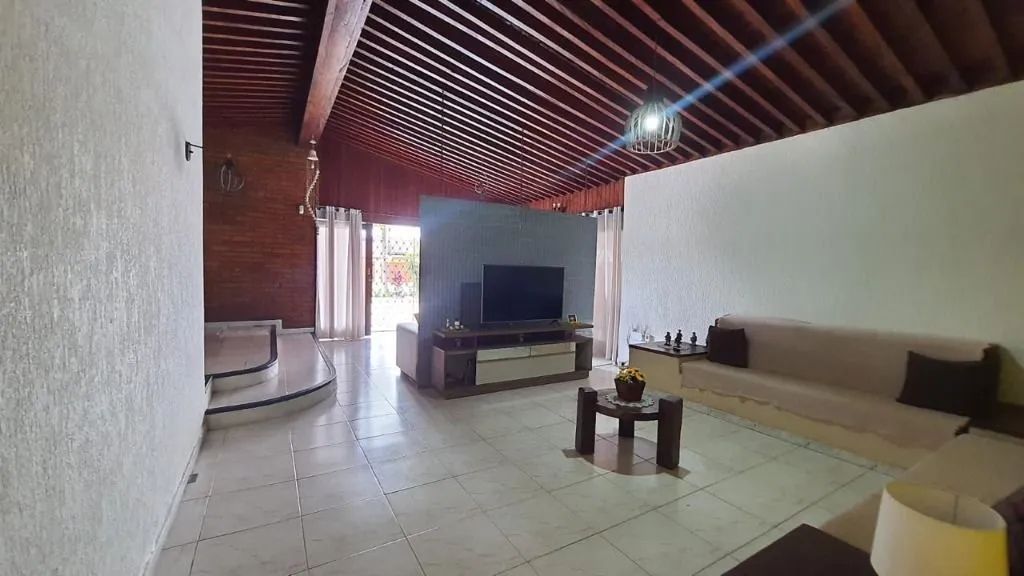Casa Térrea em Itanhaém com 5 Dormitórios - Foto 3