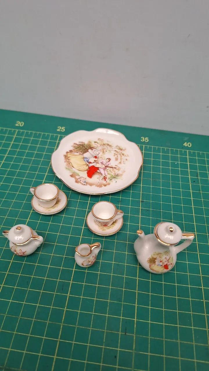 Conjunto de porcelana miniatura 