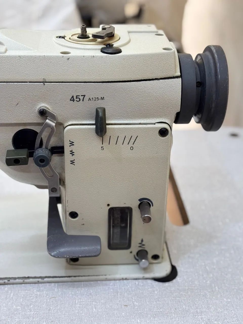 Máquina de costura e overloque - Foto 2