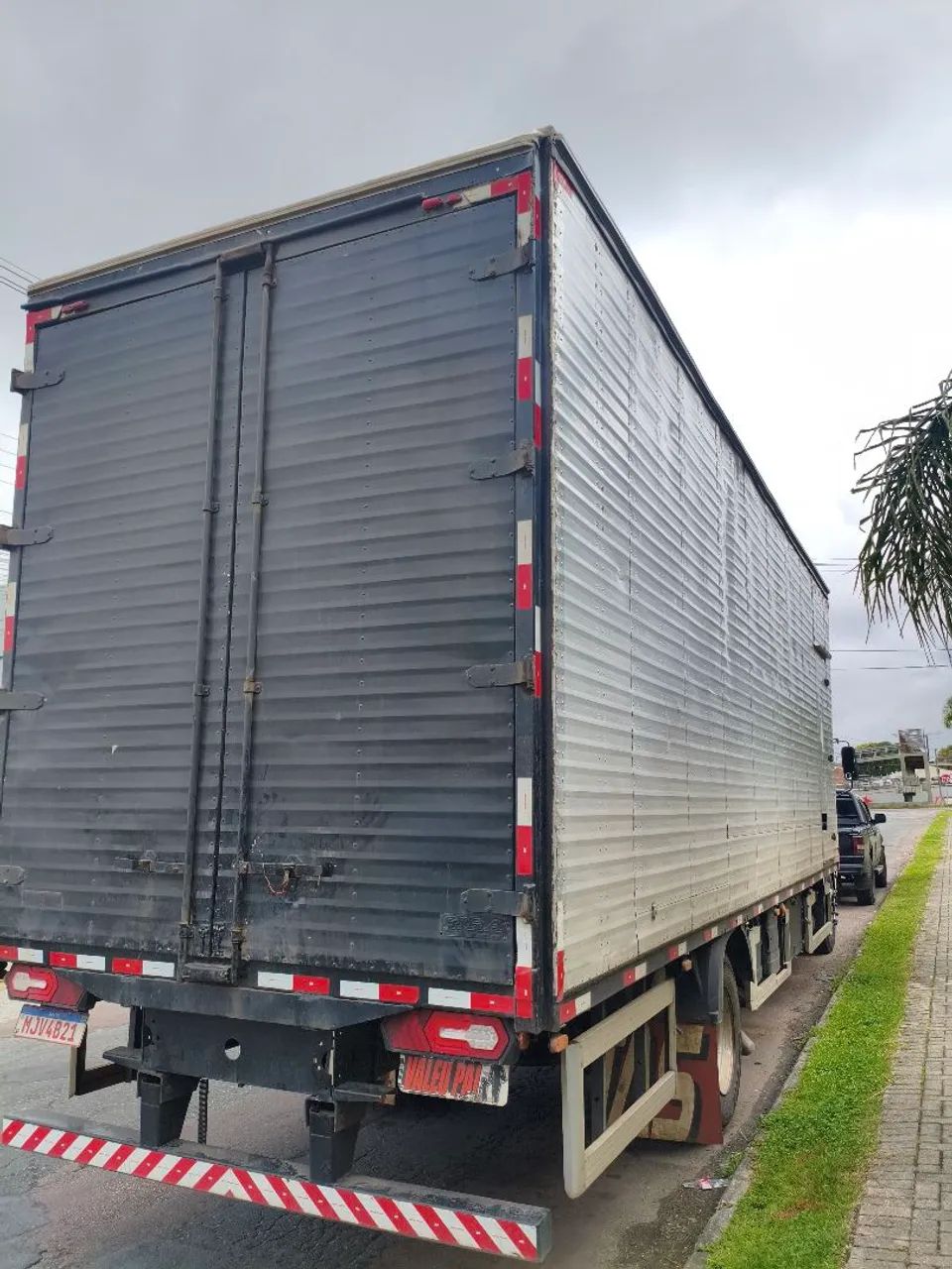 Baú alumínio 8.50m toco ou truck - Foto 2